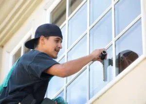 Ease Your Panes Announces Enhanced Window Cleaning Services to Combat High-Altitude UV Damage